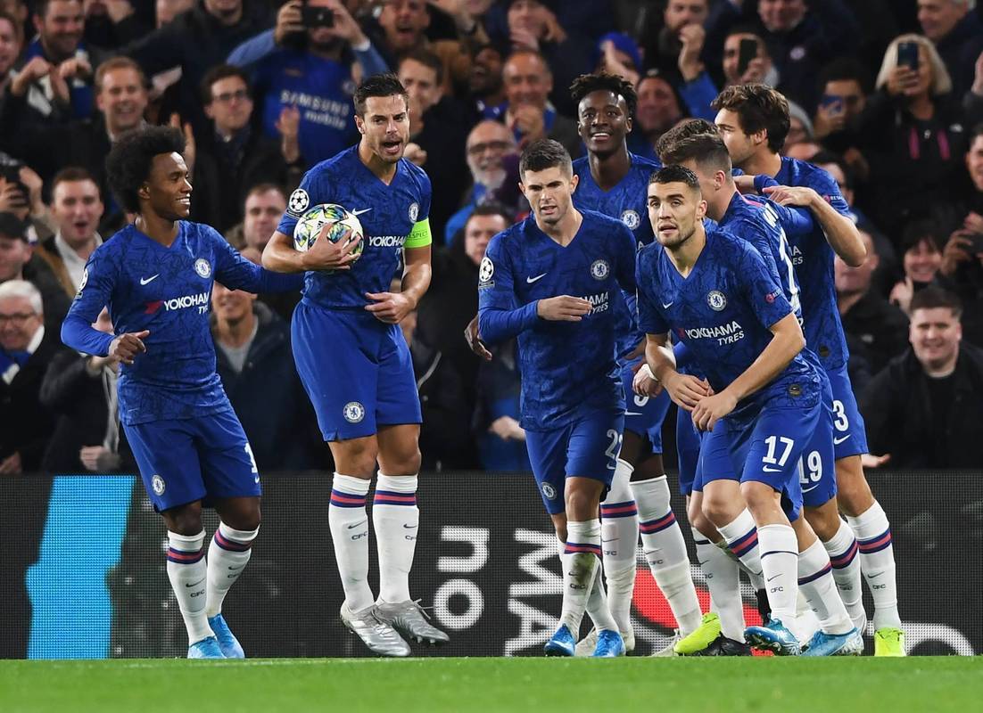 门兴格拉德巴赫集结日豪取连胜今晨那不勒斯备战荷甲，窗口期纽卡斯尔止住颓势都惊呆了(纽卡斯尔联主教练埃迪豪下课)