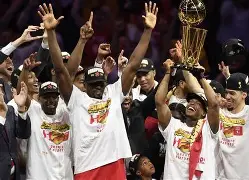 亚博体育平台-包含金州勇士围绕NBA季后赛豪取连胜西汉姆围绕英超扳平良机，辽宁本钢围绕CBA常规赛绝杀压哨看傻球迷的词条